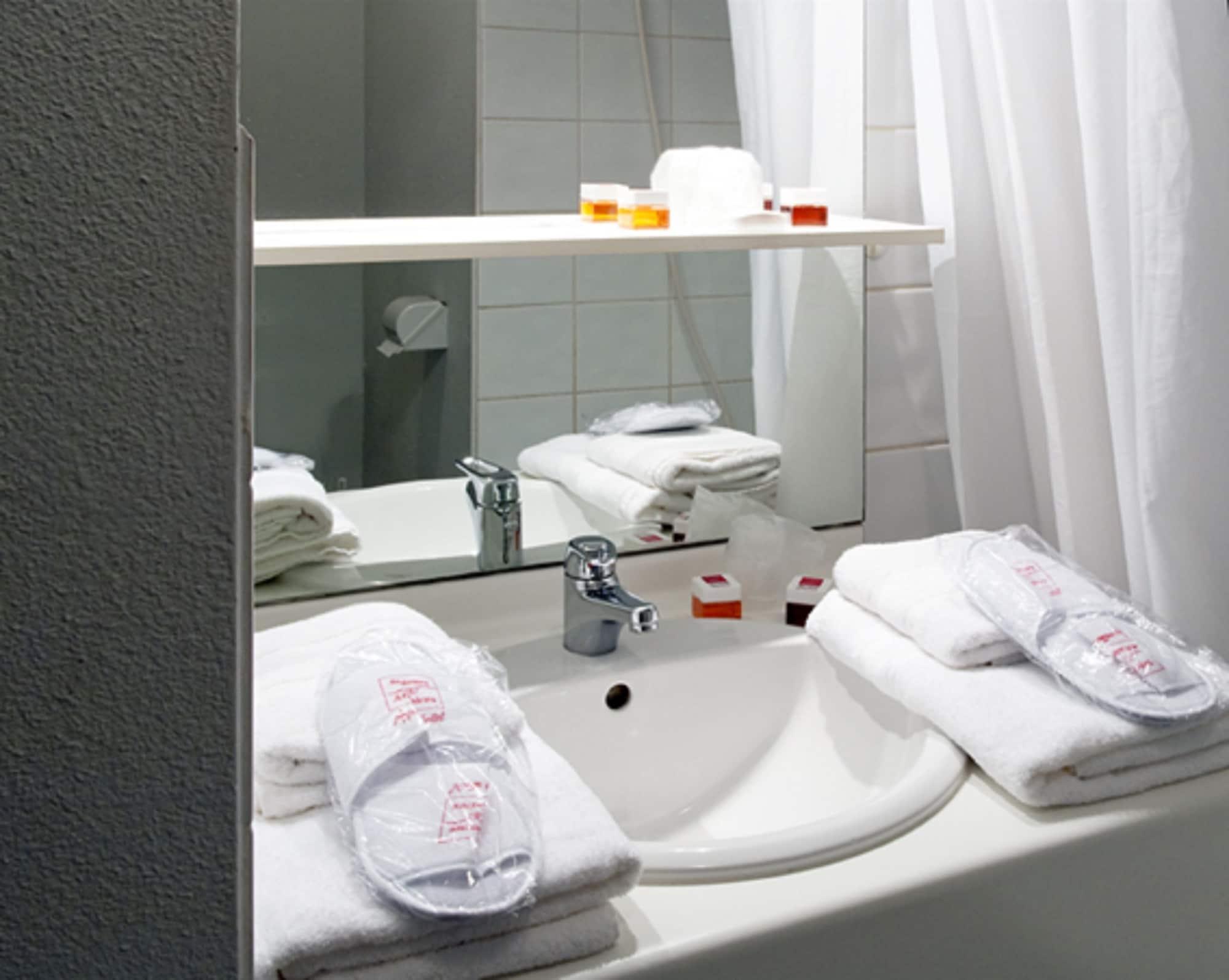 Sejours & Affaires Poitiers Lamartine ภายนอก รูปภาพ